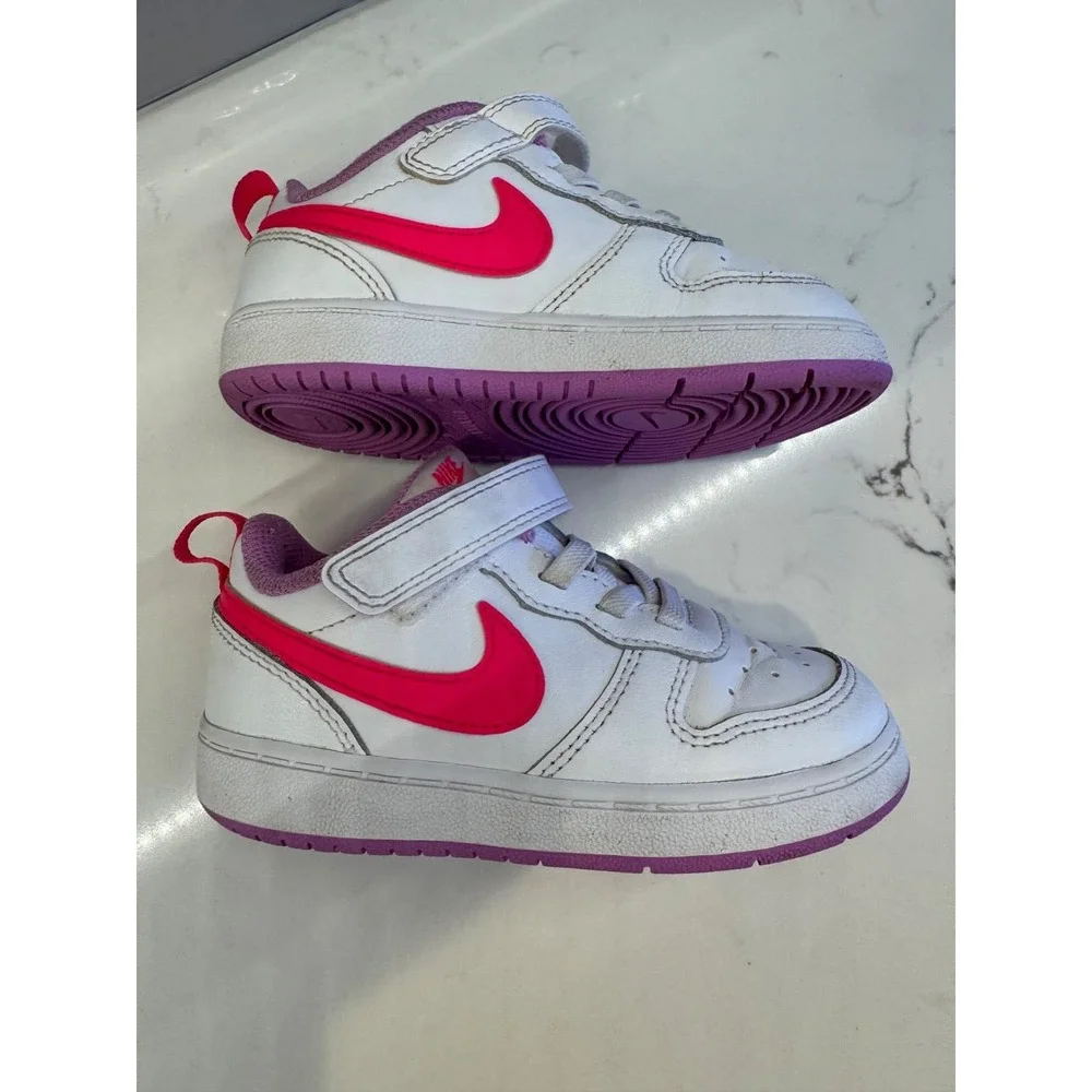 Nike adorable court